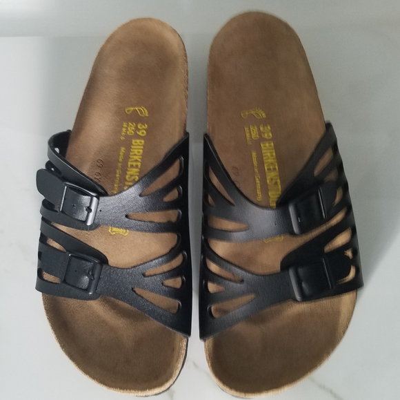 Birkenstock Shoes - NWOT BIRKENSTOCK Grenada Black Sandals